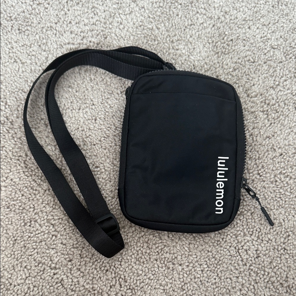 lululemon athletica Black Belt Bag